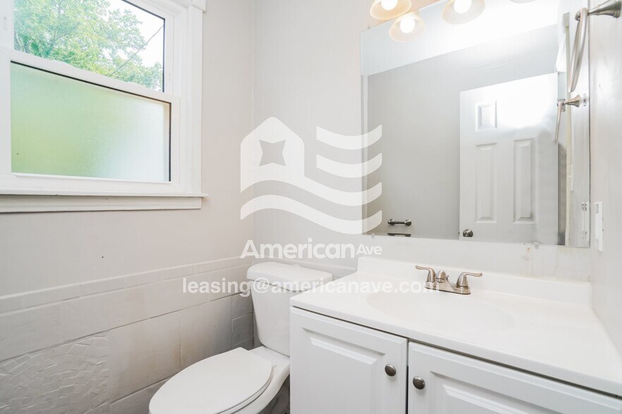 Building Photo - 520 Goyne Ave