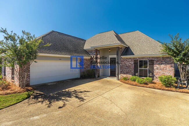 Building Photo - 3 Bed/2 Bath Home in Providence