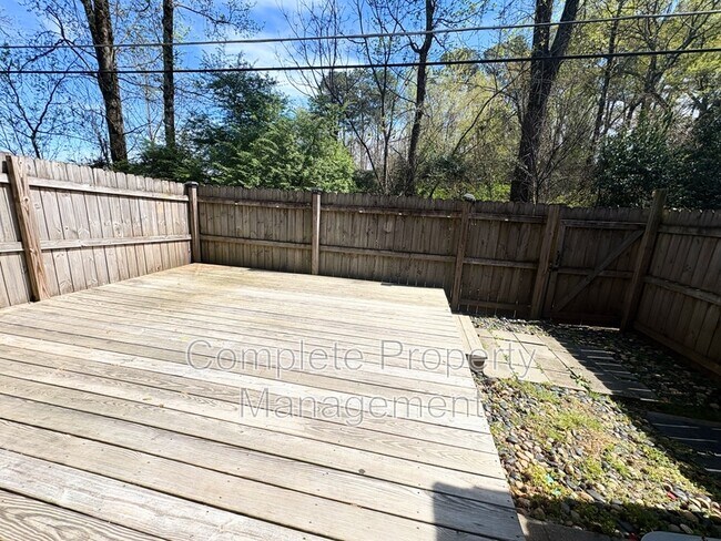 Building Photo - 1731 Valley Ave