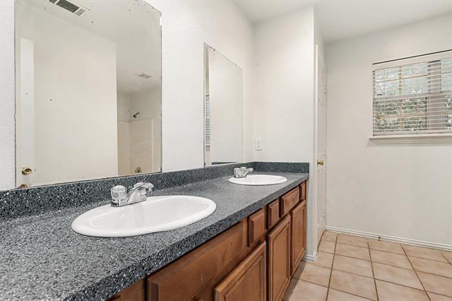 Building Photo - 1417 Hamburg St