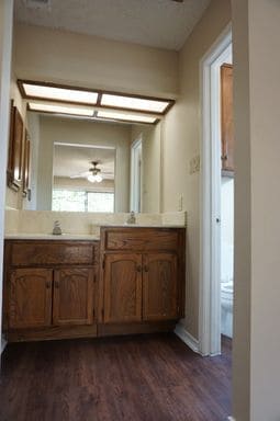Building Photo - North Central SA - Thousand Oaks / 281 / 1604