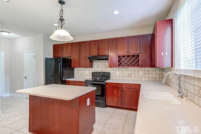 Building Photo - Beautiful 3 Bedroom Home w/Loft in Cary! - Available July 7th