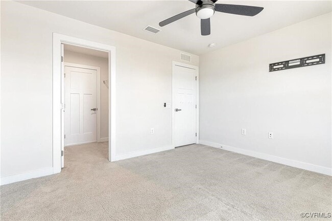 Building Photo - 6573 Carters Walk Ln