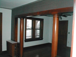 Building Photo - 302 W Grand Ave