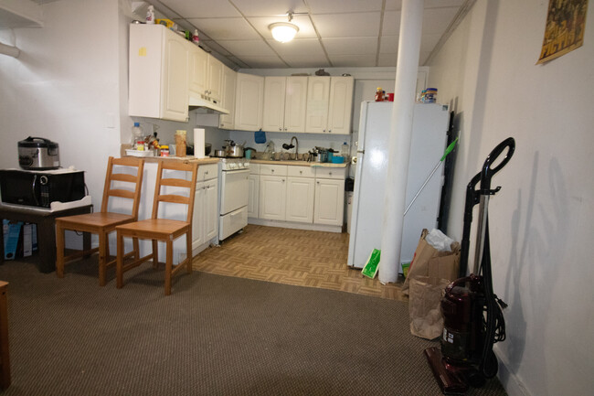 Building Photo - 238 Hemenway St
