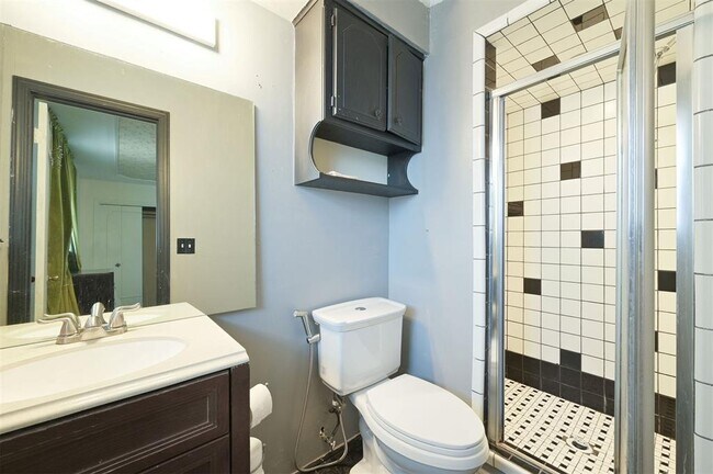 Building Photo - 1621 Kavel Dr