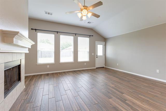 Building Photo - 205 N Bending Oak Ln