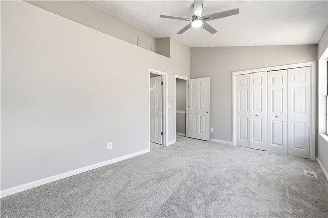 Building Photo - 5651 Wells Cir