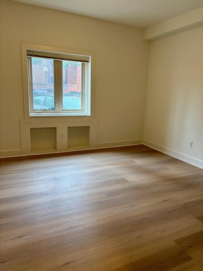 Building Photo - 160 N Mill St