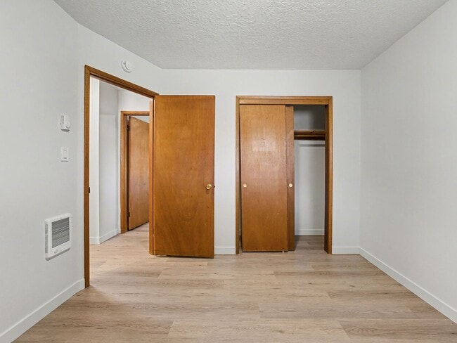 Building Photo - CHASD02