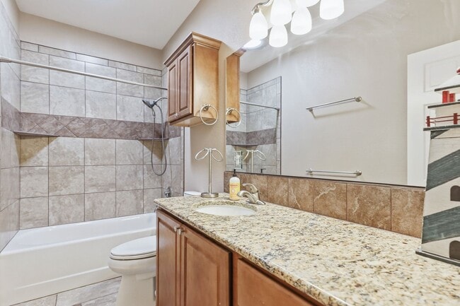 Building Photo - Prestine 4 bedroom home near the Golf Course