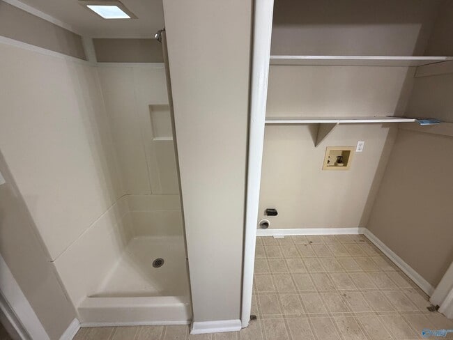 Building Photo - 16519 Market St