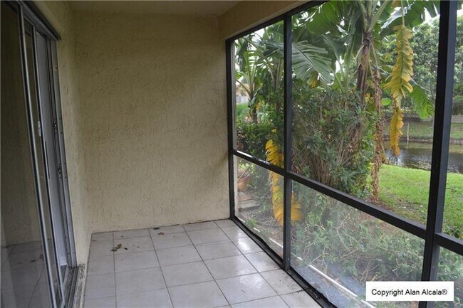 Building Photo - 709 Gardens Dr
