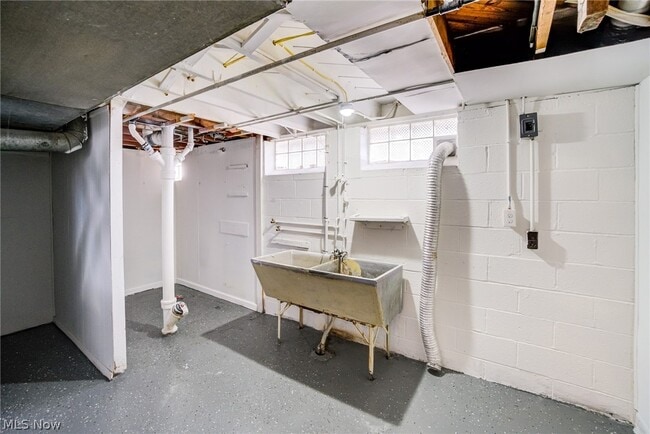 Building Photo - 4407 Woodway Ave
