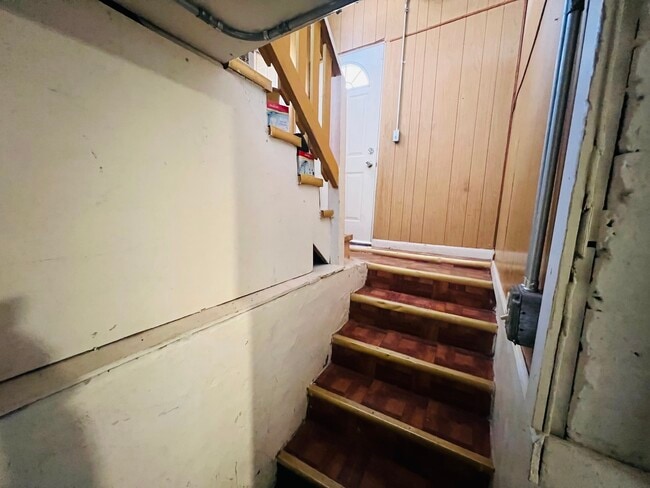 Building Photo - 3516 N Keating Ave