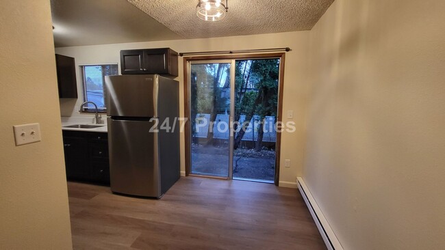 Building Photo - 2024-760MF