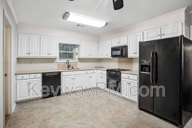 Building Photo - 3420 Linderwood Dr