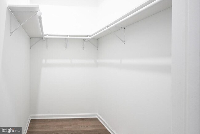 Building Photo - 952 N Marshall St