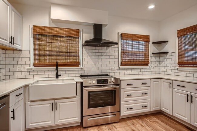 Building Photo - NEW BEST PRICE at $2,195 Fully Rehab 3 Bed...