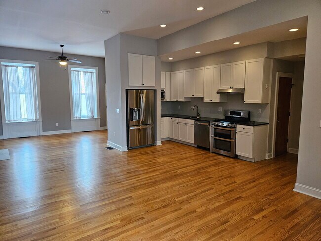 Building Photo - 108 3rd St