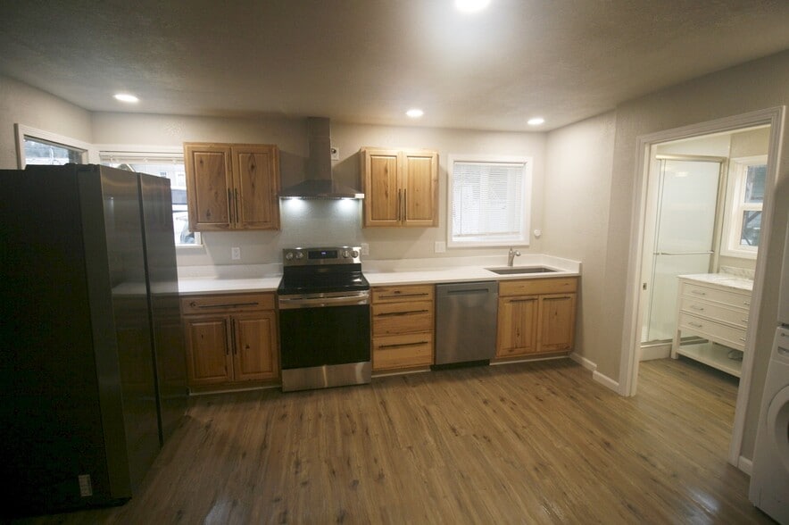 Building Photo - 1515 SE Mill St