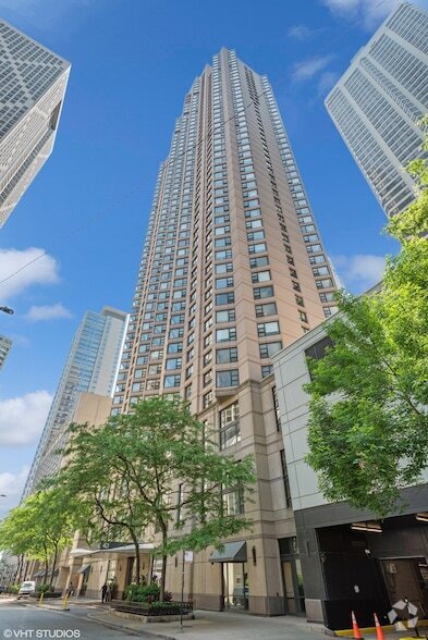 Building Photo - 401 E Ontario St