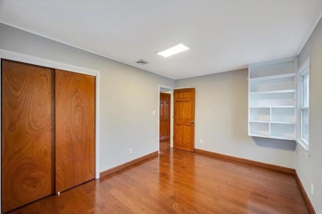 Building Photo - 11 Gardenia Ln
