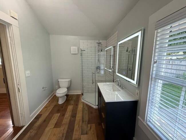 Building Photo - Pensacola - East Hill / Downtown - 4 bedro...
