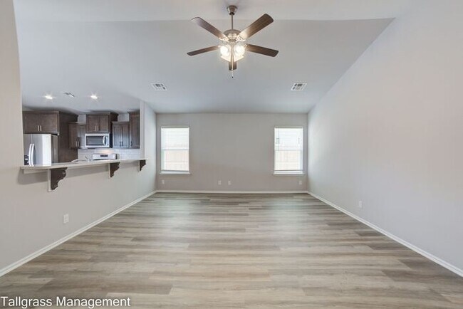 Building Photo - Beautiful 4/2.5/2 in Sand Springs!