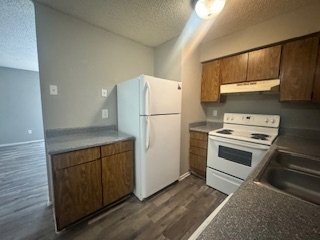 Building Photo - 8300 Calmont Ave