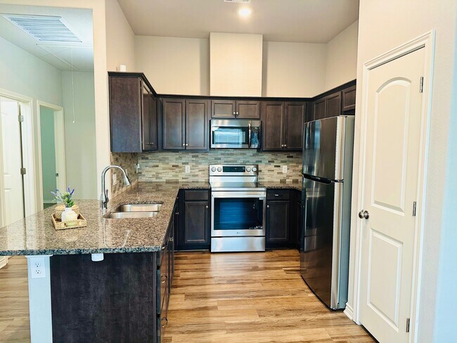 Building Photo - 1512 Dansby St