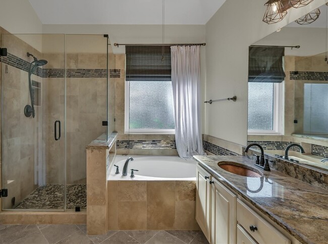 Building Photo - 30 S Rambling Ridge Pl