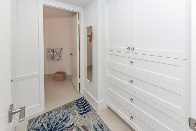 Building Photo - 2860 S Ocean Blvd