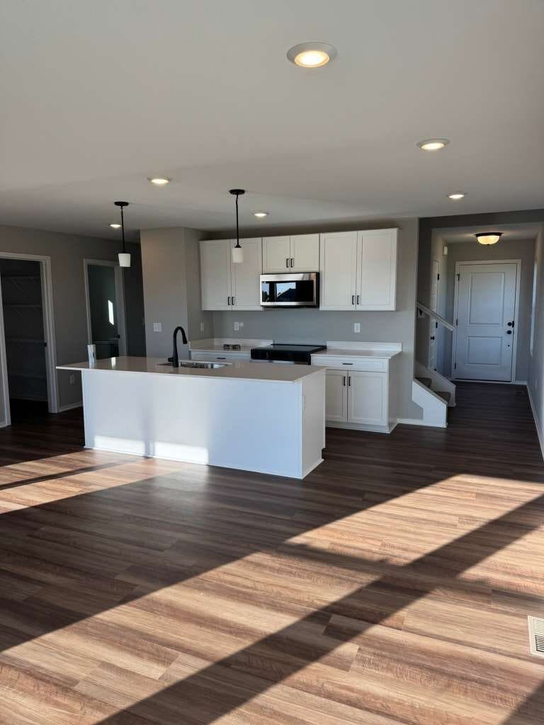 Building Photo - 1428 Vantage Dr
