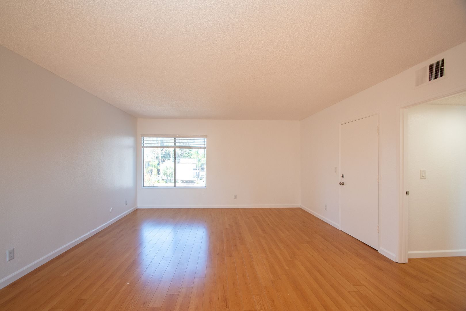 Building Photo - 4930 Whitsett Ave
