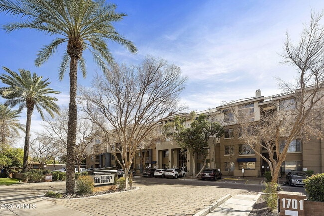 Building Photo - 1701 E Colter St