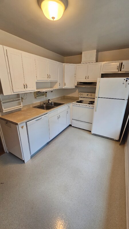 Building Photo - 118 Camelot Ct