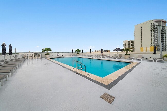 Building Photo - 1830 Radius Dr