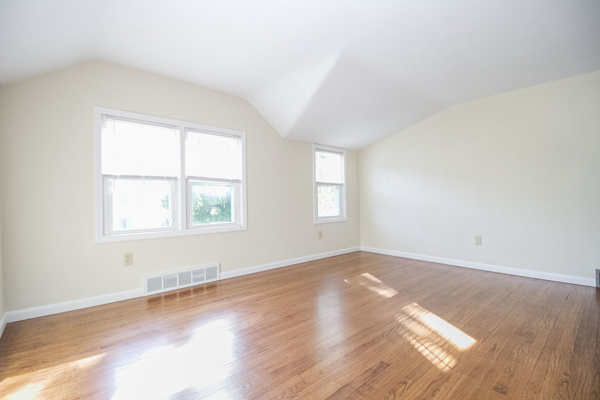 Building Photo - 2943 Escott Ave