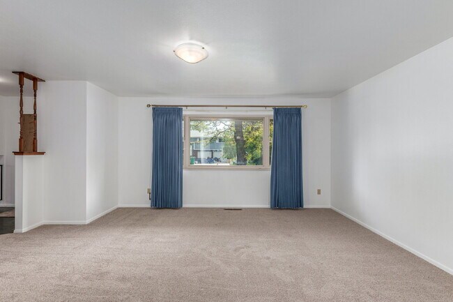 Building Photo - 6724 Knight Dr