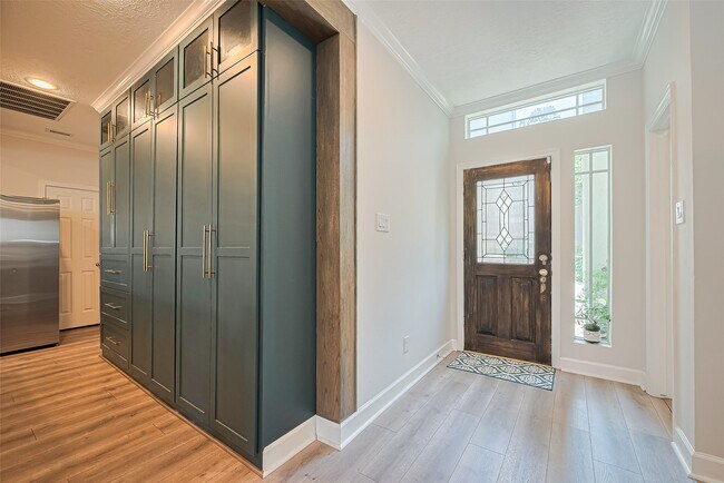 Building Photo - 1413 Whispering Pines Dr