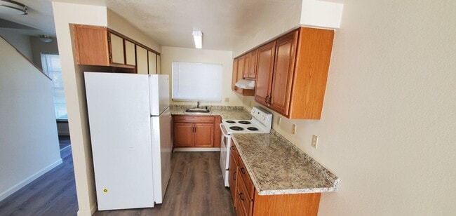 Building Photo - Maple Place Apartments