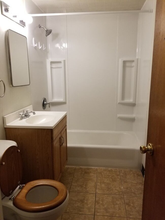 Building Photo - House in Ephrata - FREE DECEMBER RENT