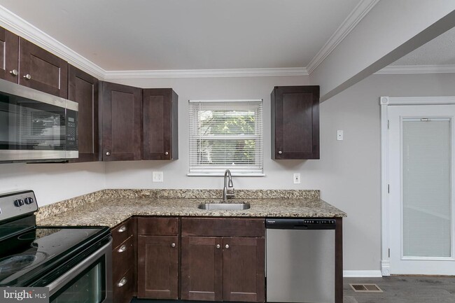 Building Photo - 31 Stone Falls Ct