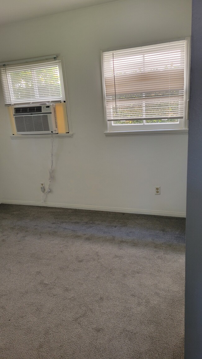 bedroom - 2795 Tola Ave