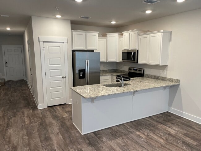 Building Photo - 1630 Iroquois Ct