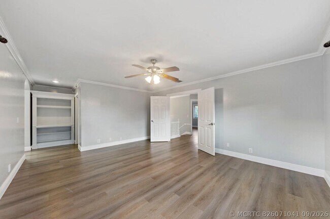 Building Photo - 476 NW 38th Terrace