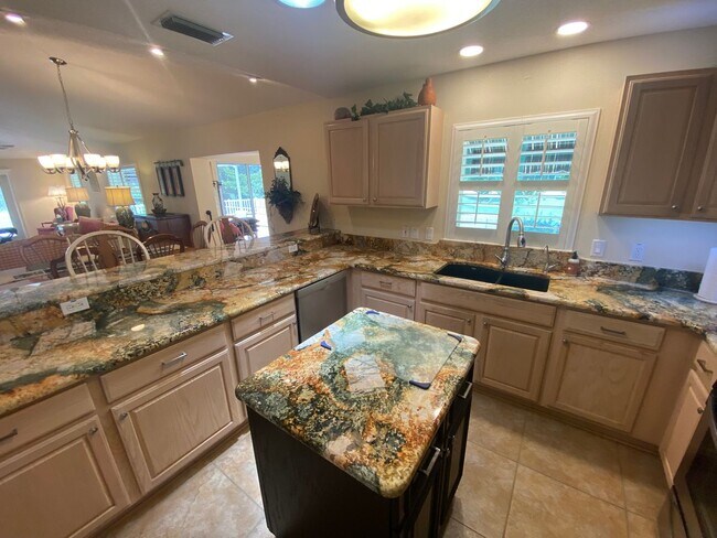 Building Photo - Beautiful Over Sized TURNKEY SEASONAL 2 bed 2 bath Rental on Golf Course in Polo Ridge