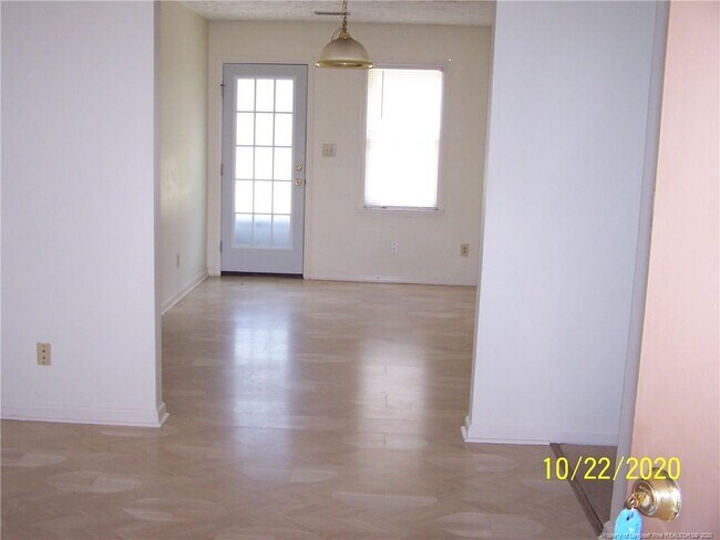 Building Photo - 6316 Chagrin Rd