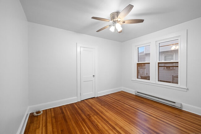 Building Photo - 116 Scofield Ave
